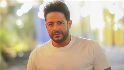 محمد حماقي ينتهي من تصوير أغنية بلدنا حلوة لحفل افتتاح طريق الكباش بالأقصر غدًا