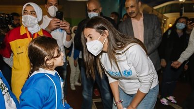 دنيا سمير غانم في يوم الطفل العالمي : براءتهم بتعكس معاني الحب وياريت نتعامل معاهم بدون تمييز