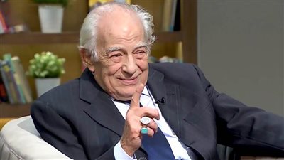 رشوان توفيق : لا أملك من الدنيا إلا تليفون محمول وابنتي قاضتني بعدما قدمت لها كل شئ