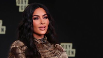 كيم كاردشيان تجتاز اختبار المحاماة بعد رسوبها فيه 3 مرات : أشعر بالفخر تجاه نفسي