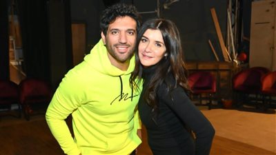 بالصور : كواليس مسرحية في نص الليل بطولة غادة عادل وحسن الرداد قبل عرضها في موسم الرياض