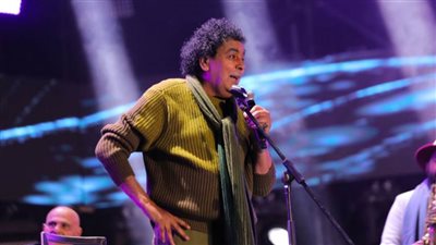 بالصور .. حفل كامل العدد للكينج محمد منير في أعياد الكريسماس