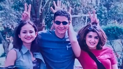 أحمد الفيشاوي ينشر صورة مع غادة عادل ونيللي كريم : مسلسل وجه القمر كان السبب إن الناس تشوفنا