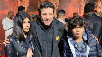 بالصور : أول مرة عائلة إياد نصار فى العرض الخاص لفيلم الكاهن