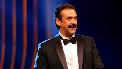 بعد استفتاء خبر أبيض .. من هو شخصية العام 2021 الفنية ؟ كريم عبدالعزيز بجدارة