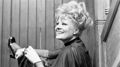 زارت رئيس فلسطين وساهمت في نصر أكتوبر .. مواقف سياسية لـ نادية لطفي في ذكرى ميلادها