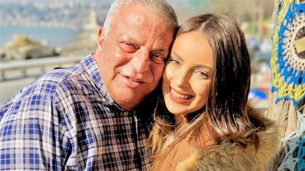 إسراء عبدالفتاح ووالدها