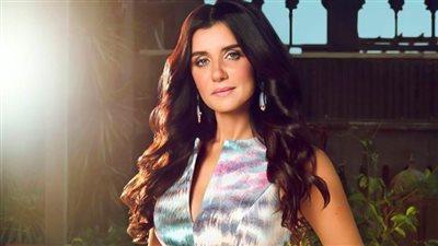 4 أفلام و3 مسلسلات .. غادة عادل تبدأ 2022 بـ 7 أعمال دفعة واحدة