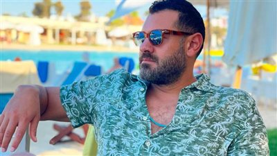 عمرو يوسف بلطجي وأولى أعماله الاستيلاء على ألماظ من أحد اليخوت ضمن أحداث فيلم شقو