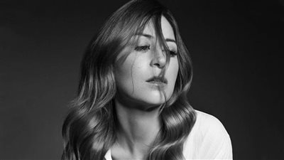 منة شلبي فى أول تعليق بعد إصابتها بكورونا : كنت محتاجة أكتبها بإيدي .. أنا اتكرونت