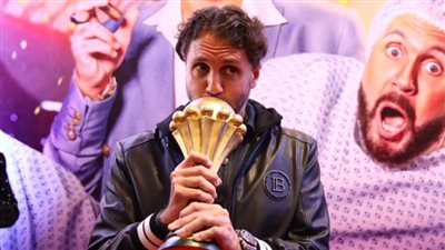 بالصور : النجوم في العرض الخاص لفيلم حامل اللقب وهشام ماجد يحمل كأس العالم