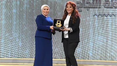 الجمهور بعد عودة صفاء أبو السعود الفنية في احتفالية المرأة المصرية : وحشتينا