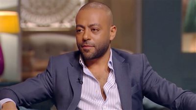 تامر عاشور : بدأت الغناء في مراكز الشباب وعشت أول قصة حب في عمر 12 عامًا