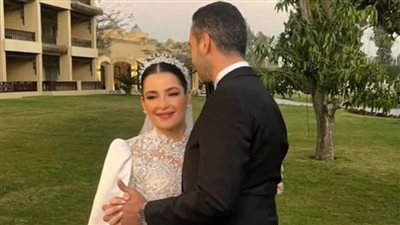 أول صورة .. شام الذهبي ورجل الأعمال أحمد هلال قبل حفل الزفاف بدقائق