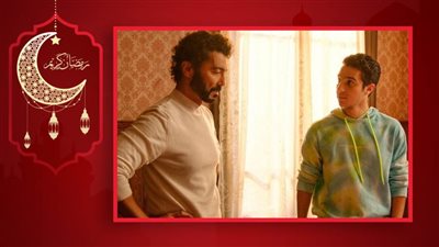 إن كبر ابنك خاويه .. دويتو خالد النبوى وابنه نور فى كواليس مسلسل راجعين يا هوى