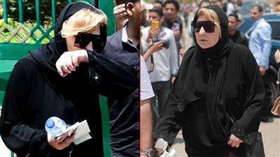 نادية الجندي تنهار باكية خلال تشييع جثمان سمير صبري