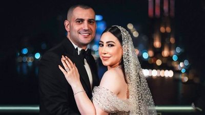 بوسي لـ جوزها في ليلة زفافها : عليّا الطلاق أبوّظ الجوازة أنا هربانة مني