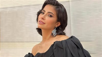 إعلامى تونسي يهاجم روبي : لا تستحق ثمن حفلها و50 ألف دولار كتير عليها 