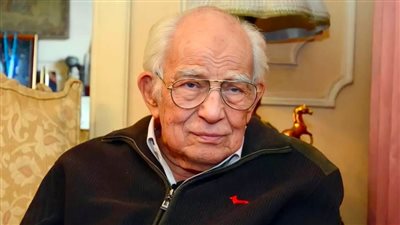 رشوان توفيق بعد إصابته بشرخ في القدم : المحن بتكشف لي حب الناس وعلاجي مستمر لمدة شهر