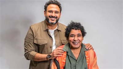 أكرم حسني : العمل مع منير كان من أحلام حياتي وكلنا كنا بنشتغل على الأغنية حبًا في الكينج