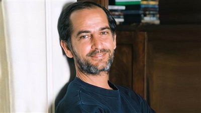 هشام سليم لـ خبر أبيض : أنا بخير وقاعد في السخنة ومش خايف من السرطان