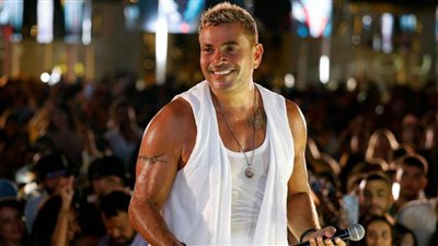 بالصور .. حفل الهضبة أمس بمناسبة إطلاق مشروعه الجديد شاطئ soultown بالساحل الشمالي