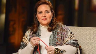 فى ذكرى رحيل دلال عبدالعزيز .. سر سبحتها الحمراء والأكفان الموجودة في دولابها الخاص