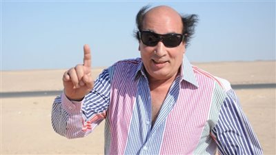 ابنة عبدالله مشرف : والدي أصيب بجلطتين في ذراعه الأيسر وانسداد بالشريان وهو في العناية المركزة الآن