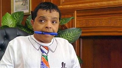 Back to School .. محمد هنيدي تعرض للضرب في ابتدائي بسبب شقيقته ووالده كان يفتخر بذكائه 