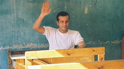 Back To School .. شريف منير كان يهرب لدخول السينما وكان عنده عقدة من حمامات المدرسة