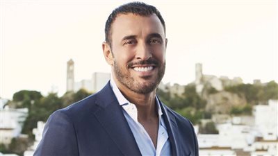 عيد ميلاد كاظم الساهر .. عاش طفولة قاسية وعمل في مصنع نسيج ليشتري جيتار