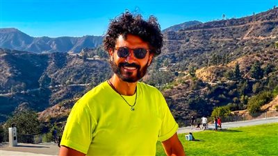 خالد النبوي يجسد شخصية رجل أعمال ضمن أحداث فيلمه الجديد السر