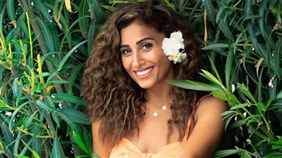 بعضها تم تصويره وبعضها تستعد له .. 5 أعمال فنية تنتظرها دينا الشربيني 