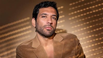 خاص .. الذباب الأزرق اسم مسلسل حسن الرداد الجديد رمضان 2023