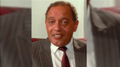 ذكرى رحيل مخلص البحيري .. اشتهر بدور سيد كشري في لن أعيش في جلباب أبي ورحل هو وزوجته أولاده في حادث سيارة
