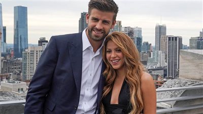 بعد زيارته لوالدها فى المستشفى .. هل تعود العلاقات بين بيكيه وشاكيرا ؟