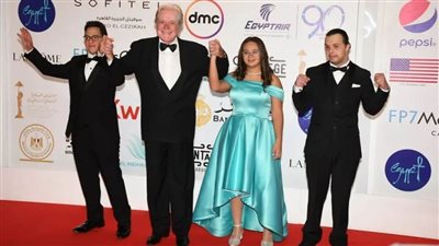 حسين فهمي : خصصنا كراسي لذوي الاحتياجات الخاصة ومهرجان القاهرة صديق للبيئة