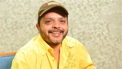 محمد هنيدي يجسد شخصية دكتور ضمن أحداث فيلم نبيل الجميل وبدء التصوير اليوم