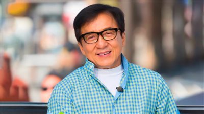 جاكي شان : كان نفسي أبقى بودي جارد وتعرضت للضرب في المدرسة وأصور فيلمي الجديد بالسعودية والمغرب