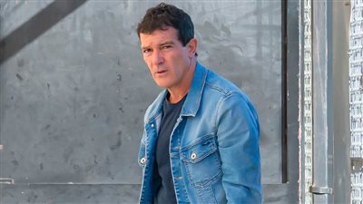 أنتونيو بانديراس : لا أحب السوشيال ميديا وشخصية زورو غيرت مفهوم حصر العرب بأدوار الشر