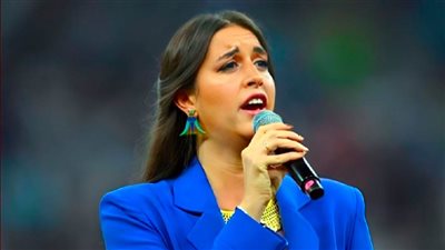 إشادات واسعة بـ فرح الديباني بعد غنائها في ختام كأس العالم : انتصار لكل امرأة مصرية