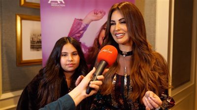 بالفيديو : بعد سنتين غياب عن الغناء .. مي سليم تحتفل بإطلاق أغنيتها الجديدة احنا كبنات