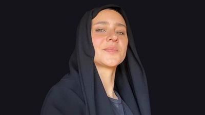 أول صورة .. نيللي كريم تظهر بلوك شخصية نادرة من مسلسل عملة نادرة رمضان 2023