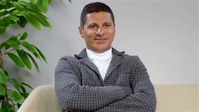 بالفيديو : عمرو منسي في حوار خاص لـ خبر أبيض .. كيف كانت البداية ؟