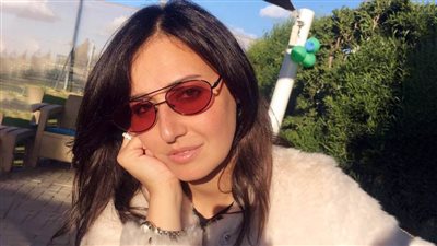 حلا شيحة بعد خلعها الحجاب وحذف صورها مع زوجها : أفضل الصمت حالياً وأعاني مثل أي امرأة