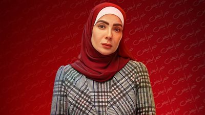 مسلسل تحت الوصاية .. هموم منى زكي وأولادها علي متن قارب في البحر   