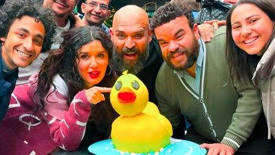 محمد عبدالرحمن وغادة عادل ينتهيان من تصوير فيلم البطة الصفرا