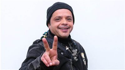 محمد هنيدي يبدأ تصوير فيلم جديد بعنوان أحمر وحلاوة والتصوير خلال أيام