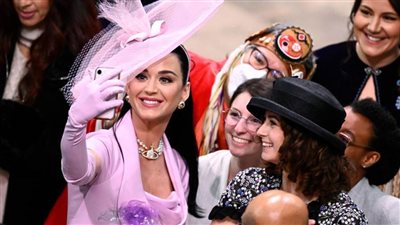  كاتي بيري تتصدر تريندات السوشيال ميديا بسبب حفل تتويج الملك تشارلز 