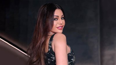 كليب بوس الواوا لـ هيفاء وهبي يتصدر التريند بعد 17 عاماً على طرحه